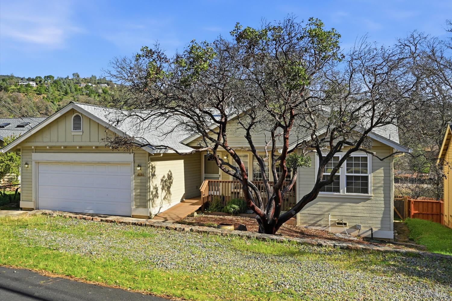 Detail Gallery Image 28 of 32 For 18286 North Shore Dr, Hidden Valley Lake,  CA 95467 - 3 Beds | 2 Baths