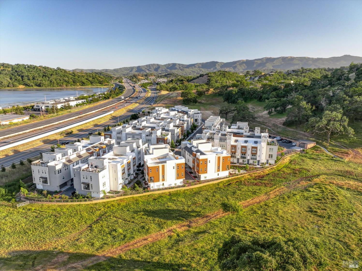 Detail Gallery Image 4 of 29 For 254 Verandah Ave, Novato,  CA 94945 - 3 Beds | 2/2 Baths