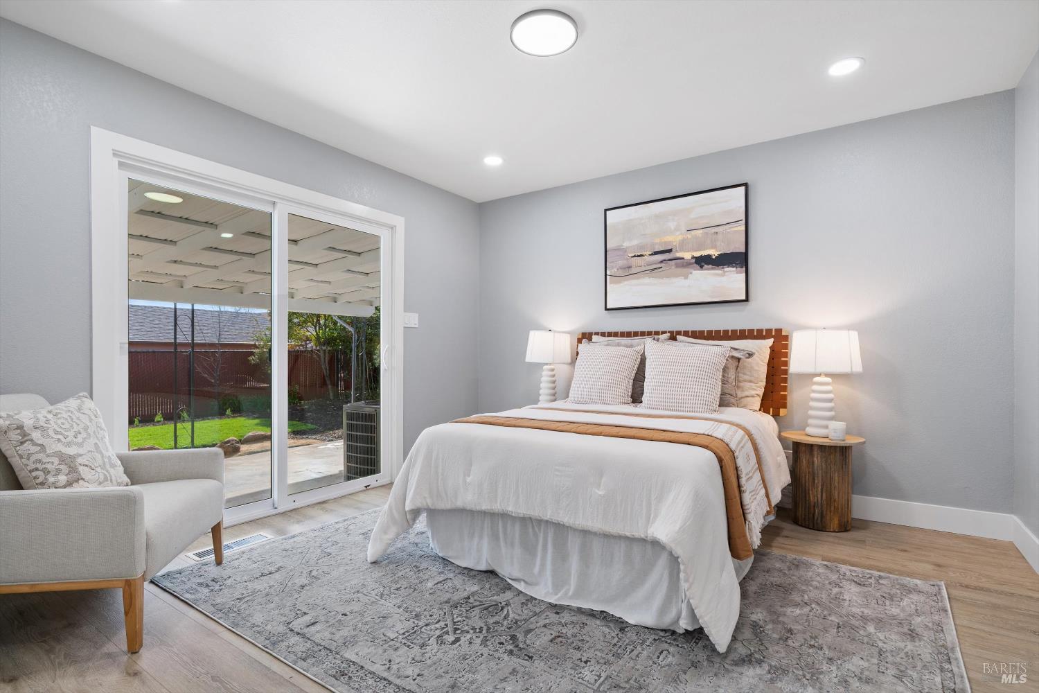 Detail Gallery Image 13 of 17 For 131 Healdsburg Ave, Cloverdale,  CA 95425 - 3 Beds | 2/1 Baths