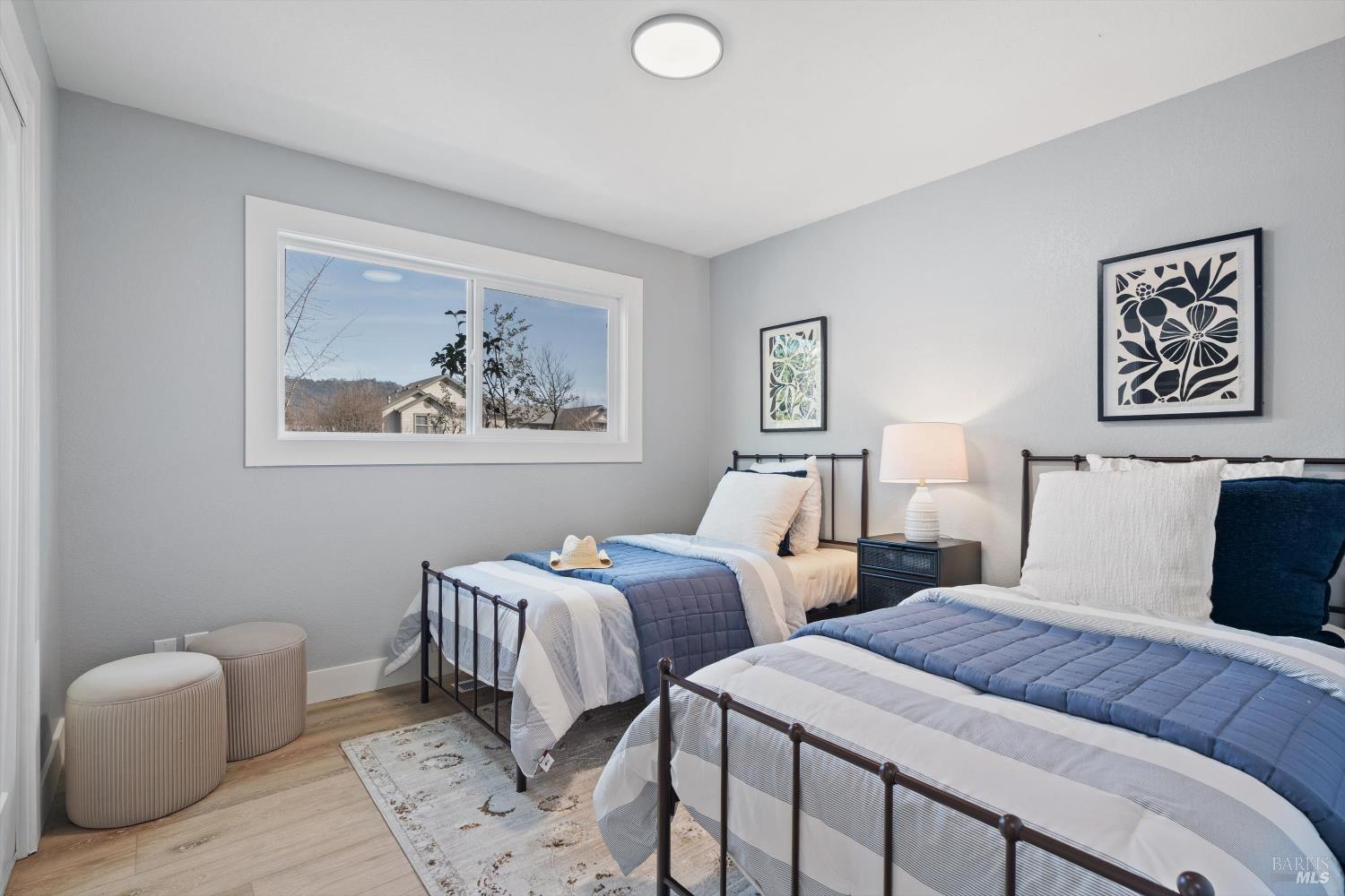 Detail Gallery Image 9 of 17 For 131 Healdsburg Ave, Cloverdale,  CA 95425 - 3 Beds | 2/1 Baths