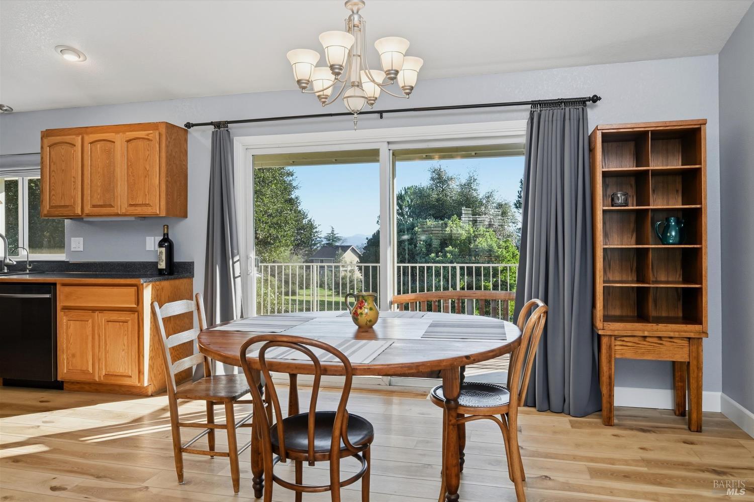 Detail Gallery Image 12 of 30 For 19093 Ravenhill Rd, Hidden Valley Lake,  CA 95467 - 3 Beds | 2 Baths