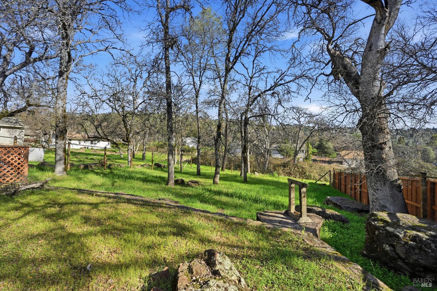 Detail Gallery Image 29 of 32 For 18286 North Shore Dr, Hidden Valley Lake,  CA 95467 - 3 Beds | 2 Baths