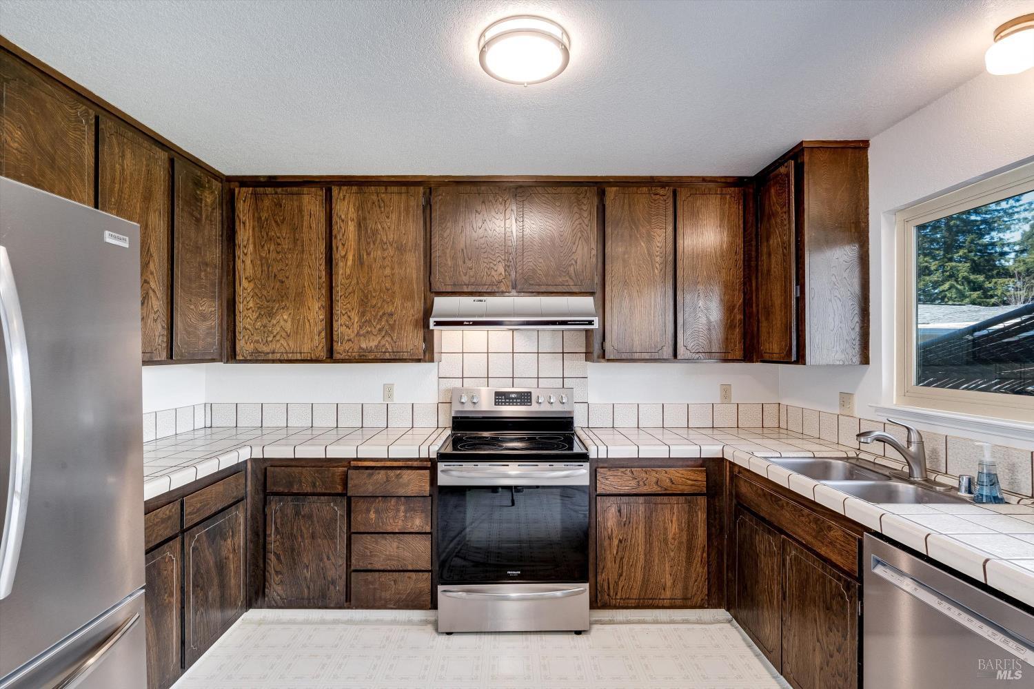 Detail Gallery Image 18 of 54 For 1477 Russell Ave, Santa Rosa,  CA 95403 - 3 Beds | 2 Baths