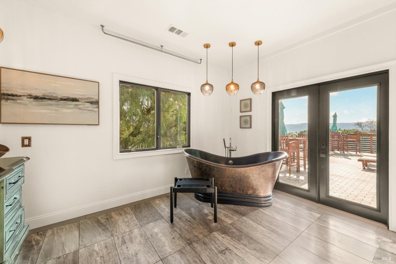 Detail Gallery Image 40 of 99 For 2135 E 2nd St, Benicia,  CA 94510 - 5 Beds | 4 Baths