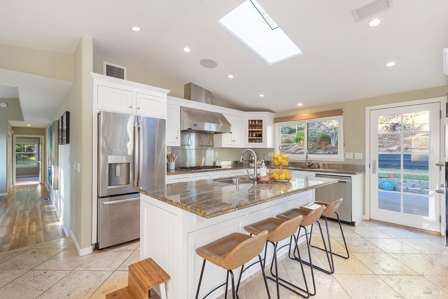 Detail Gallery Image 18 of 48 For 1625 Madrone Ave, Healdsburg,  CA 95448 - 3 Beds | 2 Baths