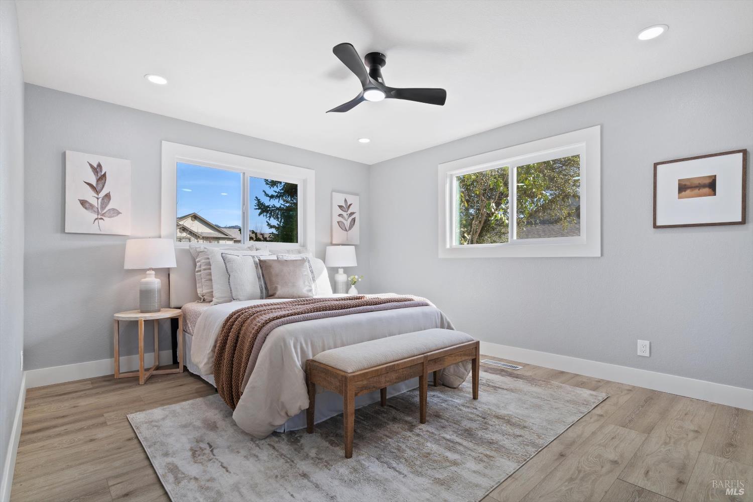 Detail Gallery Image 10 of 17 For 131 Healdsburg Ave, Cloverdale,  CA 95425 - 3 Beds | 2/1 Baths