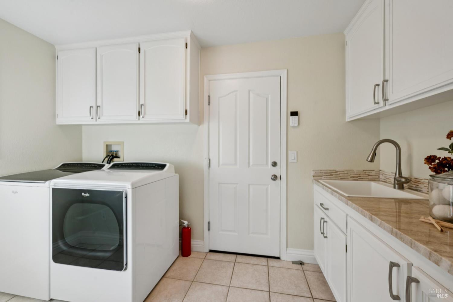 Detail Gallery Image 28 of 69 For 446 Tee Ct, Healdsburg,  CA 95448 - 4 Beds | 3 Baths