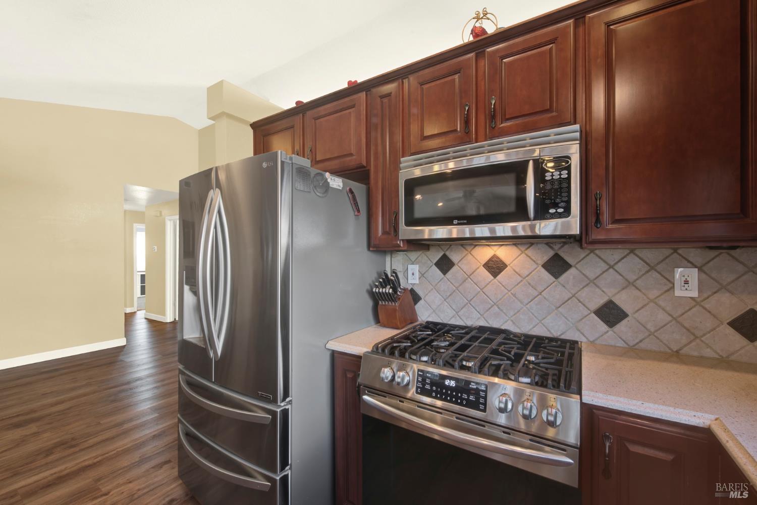 Detail Gallery Image 28 of 64 For 967 Copper Way, Vacaville,  CA 95687 - 3 Beds | 2/1 Baths