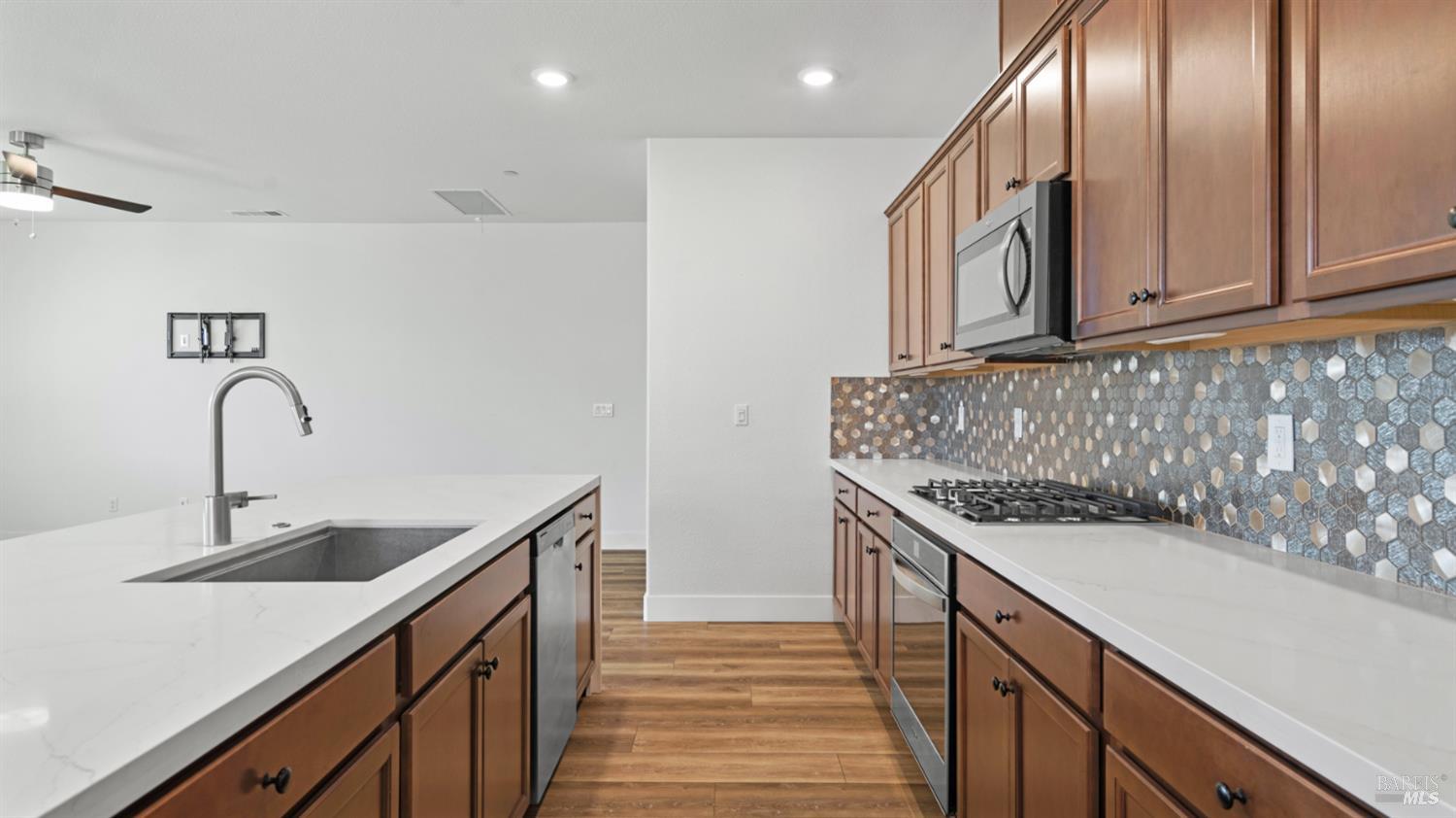 Detail Gallery Image 37 of 48 For 801 Billhook Dr, Vacaville,  CA 95687 - 3 Beds | 2 Baths