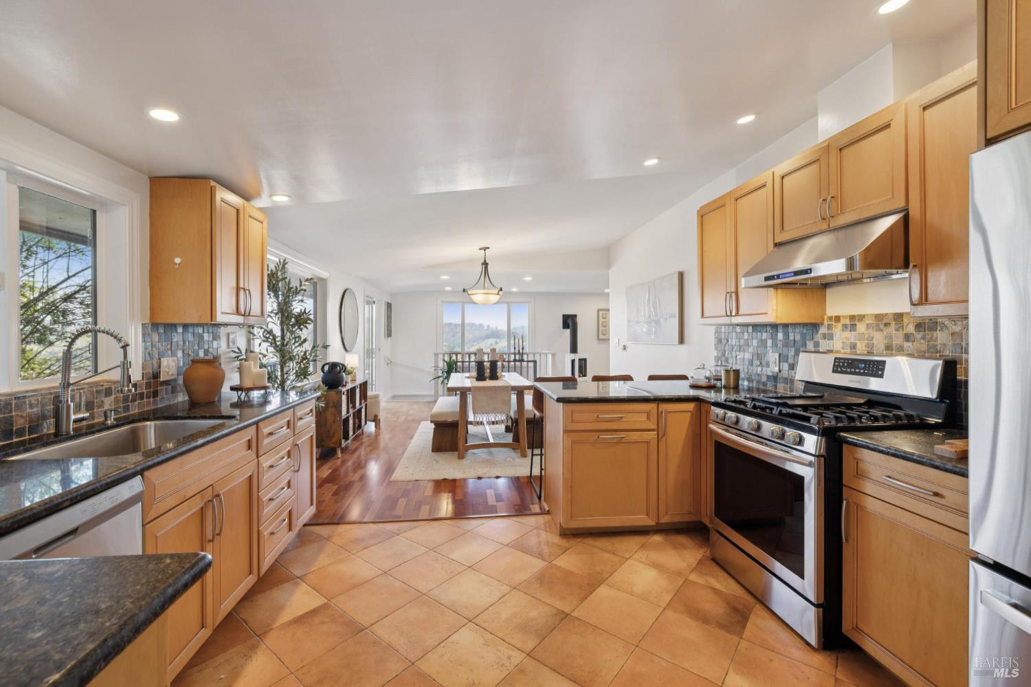 Detail Gallery Image 20 of 55 For 418 Scenic Ave, San Anselmo,  CA 94960 - 3 Beds | 2 Baths