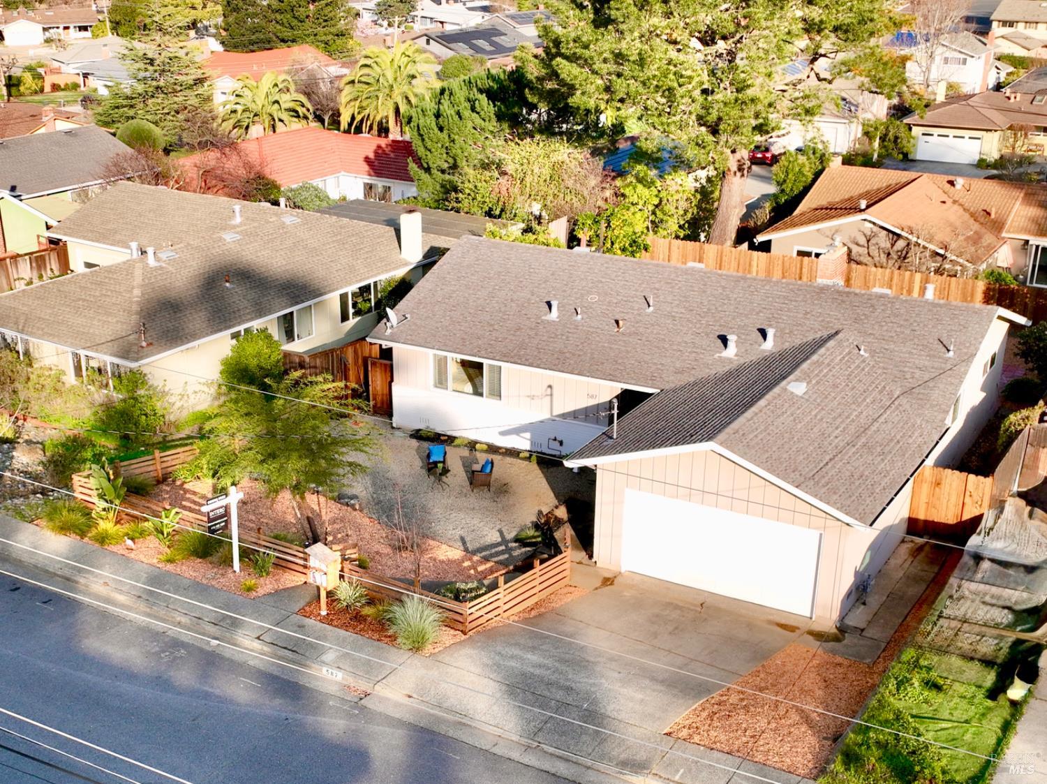 Detail Gallery Image 4 of 51 For 587 Tanbark Ter, San Rafael,  CA 94903 - 3 Beds | 2 Baths