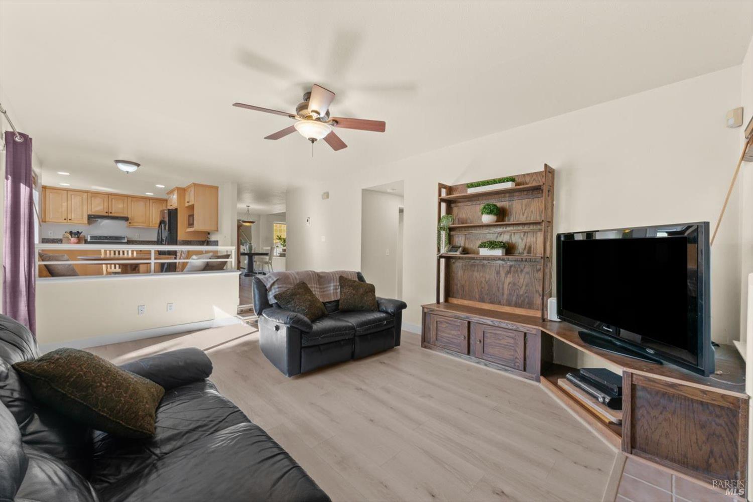 Detail Gallery Image 22 of 66 For 3327 Colonial Ct, Fairfield,  CA 94534 - 4 Beds | 3 Baths