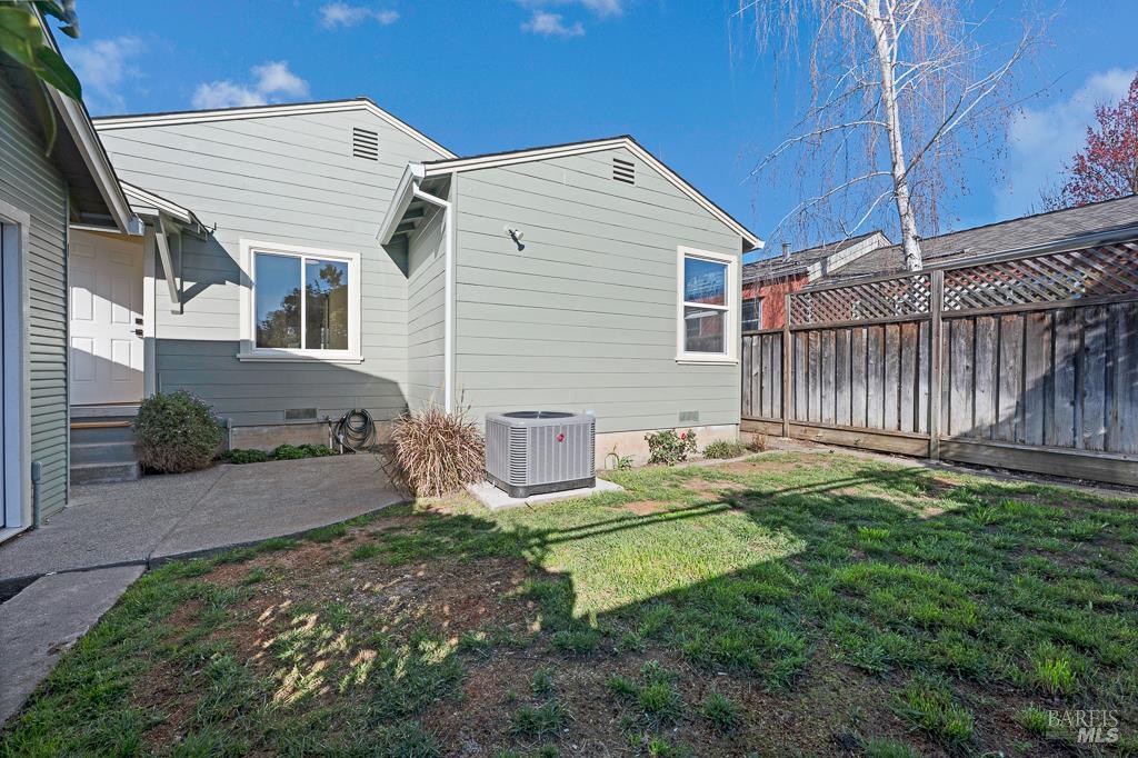 Detail Gallery Image 24 of 28 For 312 Benton St, Santa Rosa,  CA 95401 - 3 Beds | 2 Baths