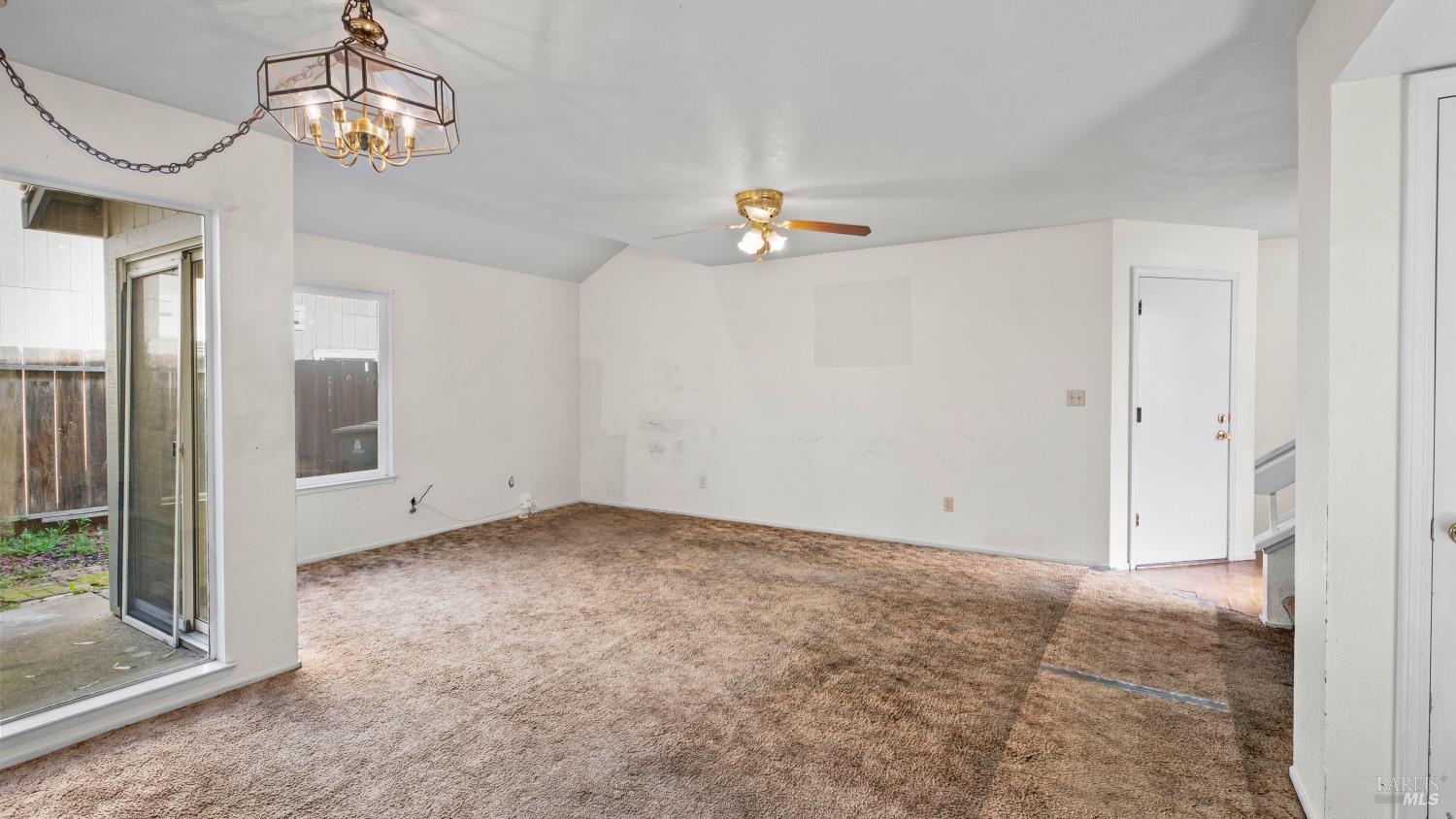 Detail Gallery Image 10 of 36 For 157 James River Rd, Vallejo,  CA 94591 - 4 Beds | 2/1 Baths