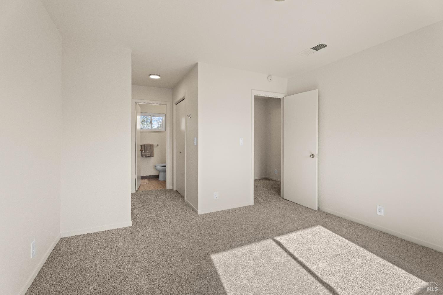 Detail Gallery Image 9 of 20 For 201 Main Cir, Ukiah,  CA 95482 - 3 Beds | 2 Baths