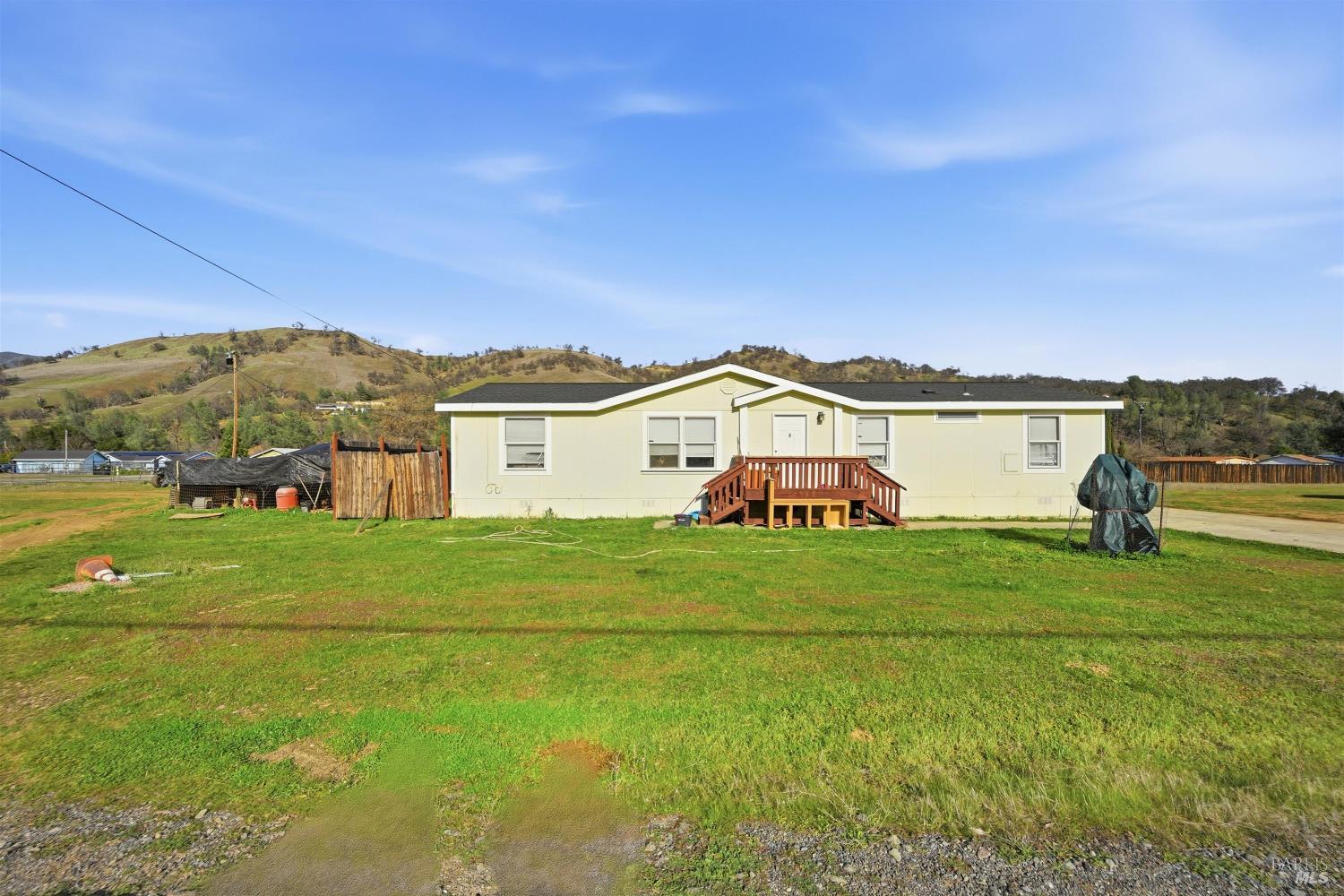 Detail Gallery Image 2 of 20 For 3096 Spring Valley Rd, Clearlake Oaks,  CA 95423 - 4 Beds | 2 Baths