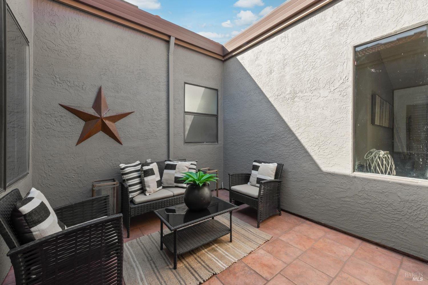 Detail Gallery Image 33 of 53 For 69 Fountain Grove Cir, Napa,  CA 94558 - 2 Beds | 2 Baths