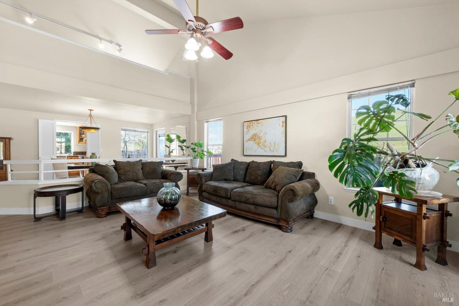 Detail Gallery Image 14 of 66 For 3327 Colonial Ct, Fairfield,  CA 94534 - 4 Beds | 3 Baths