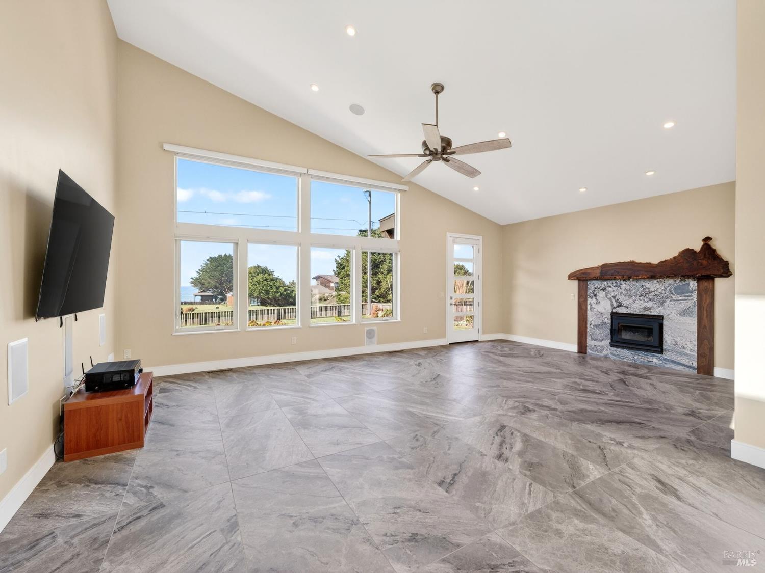 Detail Gallery Image 7 of 59 For 31380 Bay View Ave, Fort Bragg,  CA 95437 - 3 Beds | 2 Baths