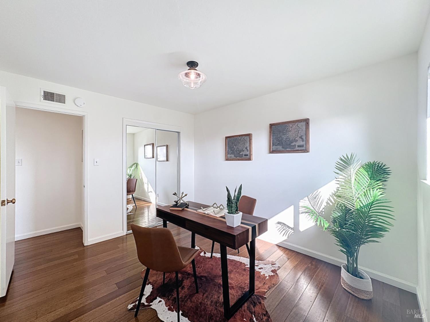 Detail Gallery Image 32 of 51 For 587 Tanbark Ter, San Rafael,  CA 94903 - 3 Beds | 2 Baths