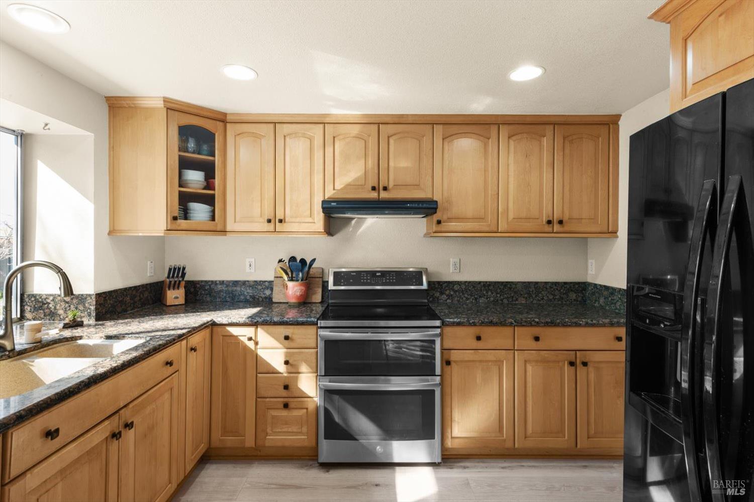 Detail Gallery Image 19 of 66 For 3327 Colonial Ct, Fairfield,  CA 94534 - 4 Beds | 3 Baths