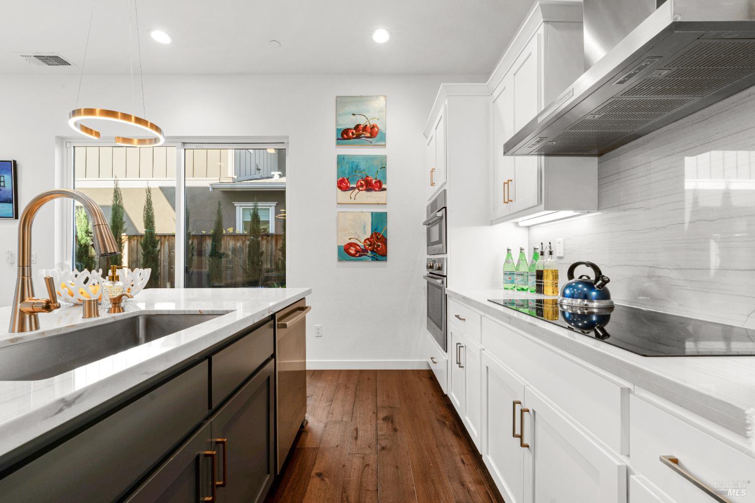 Detail Gallery Image 15 of 56 For 591 Madison St, Petaluma,  CA 94952 - 4 Beds | 3/1 Baths