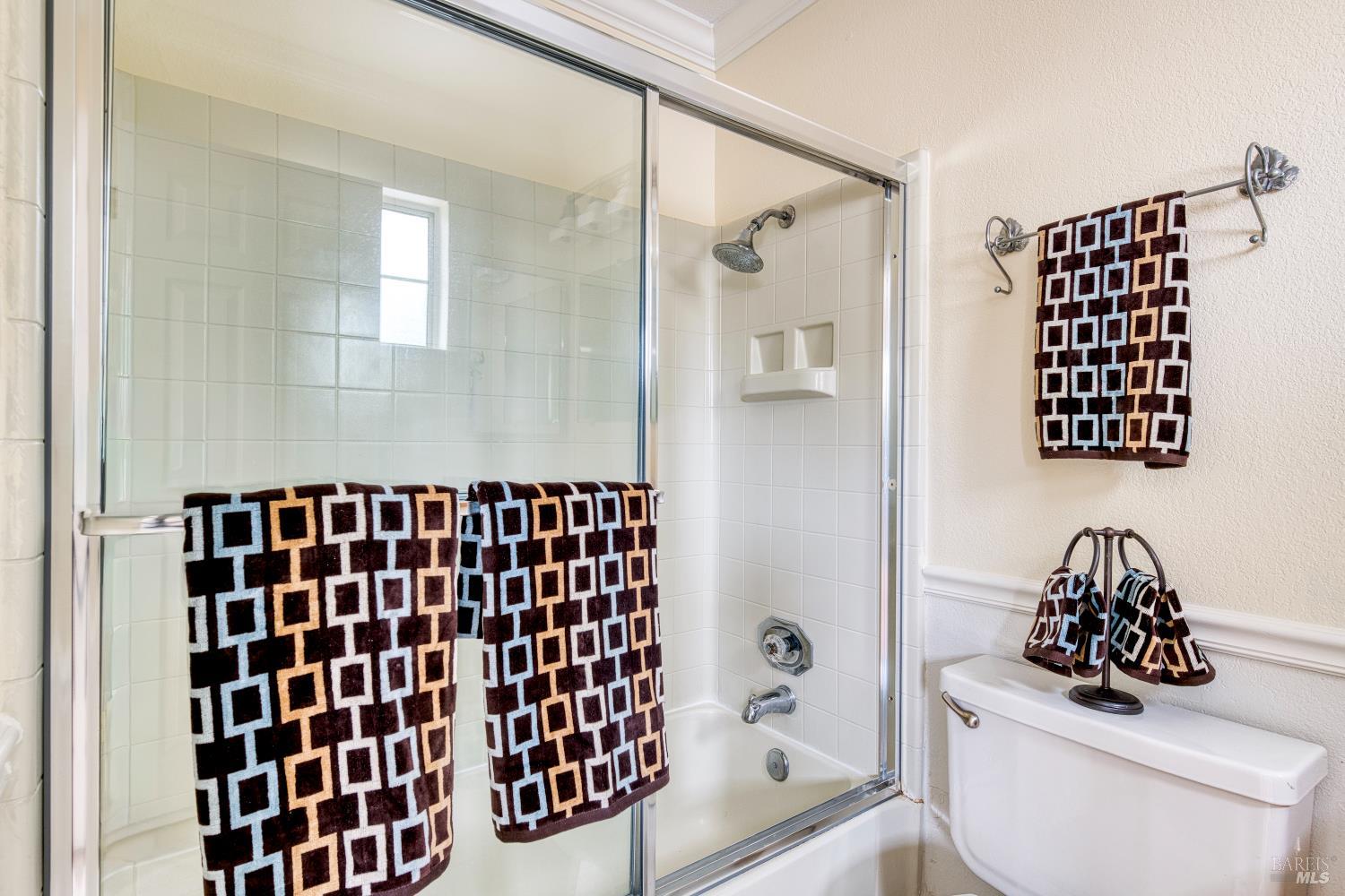 Detail Gallery Image 31 of 38 For 269 Hidden Creek Ct, Martinez,  CA 94553 - 2 Beds | 2/1 Baths