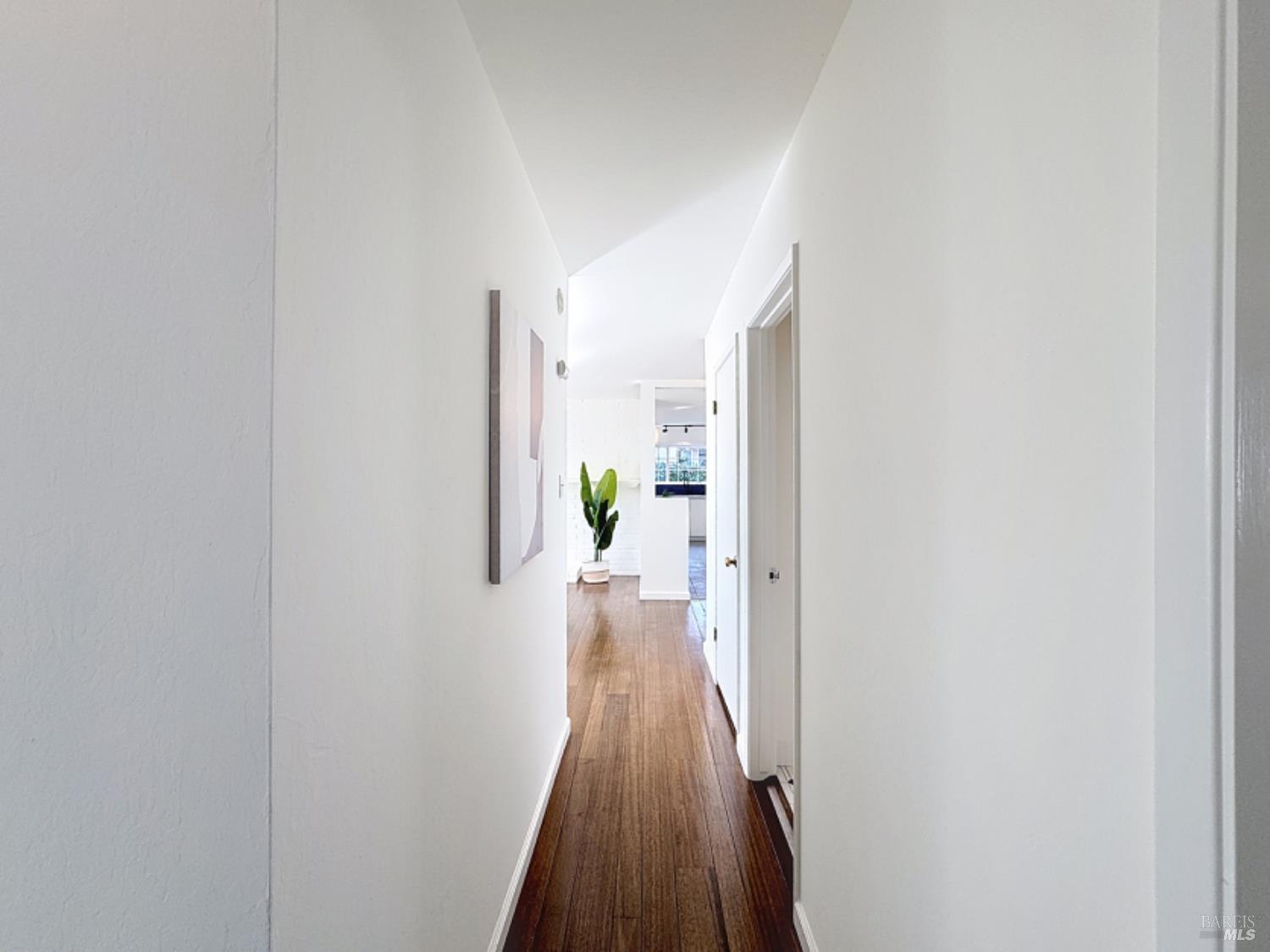 Detail Gallery Image 21 of 51 For 587 Tanbark Ter, San Rafael,  CA 94903 - 3 Beds | 2 Baths