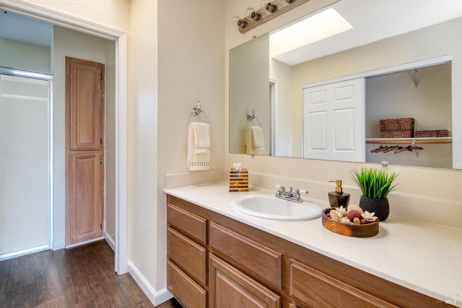 Detail Gallery Image 26 of 38 For 269 Hidden Creek Ct, Martinez,  CA 94553 - 2 Beds | 2/1 Baths