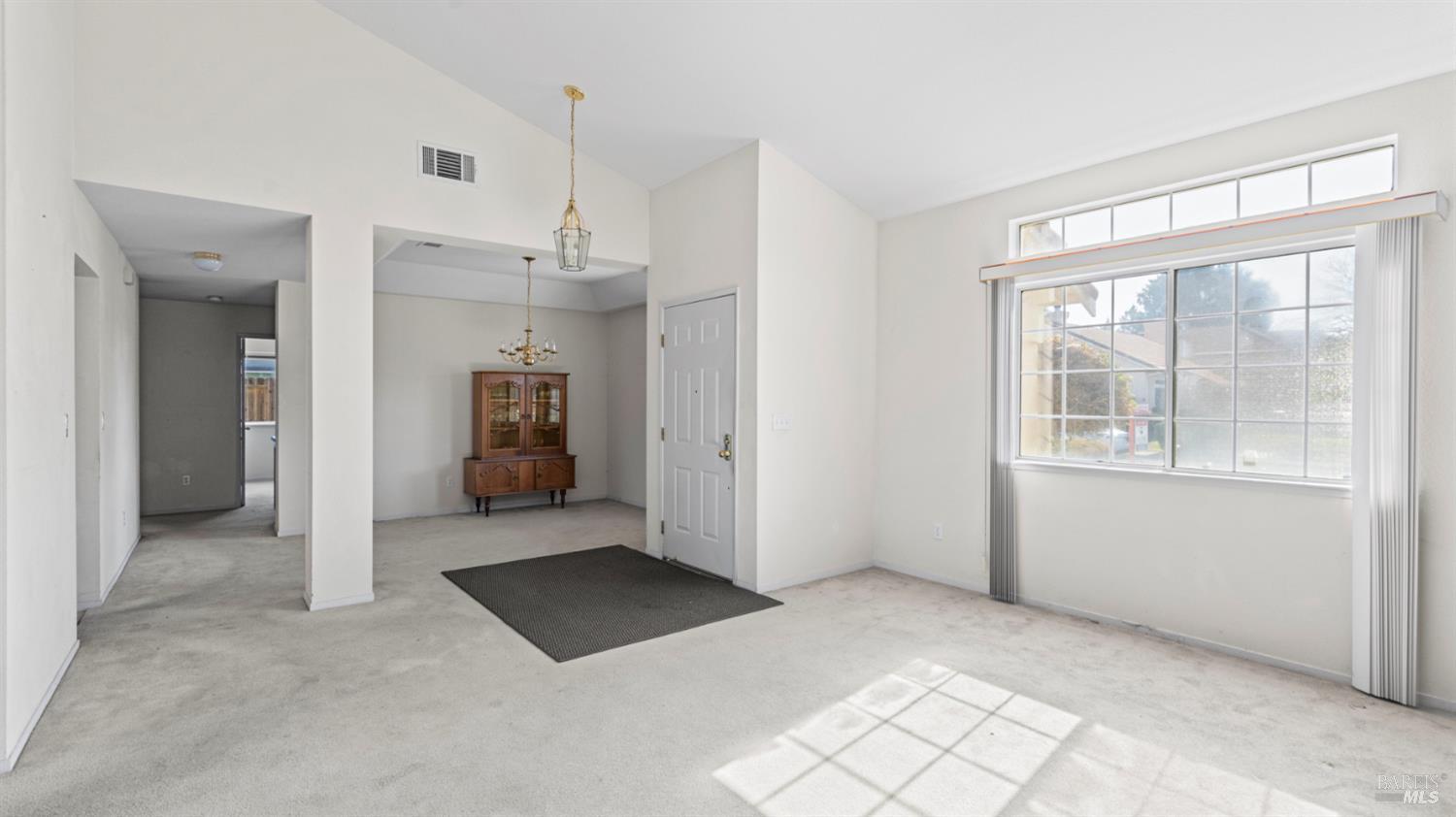 Detail Gallery Image 7 of 37 For 954 Iron Dr, Vacaville,  CA 95687 - 3 Beds | 2 Baths