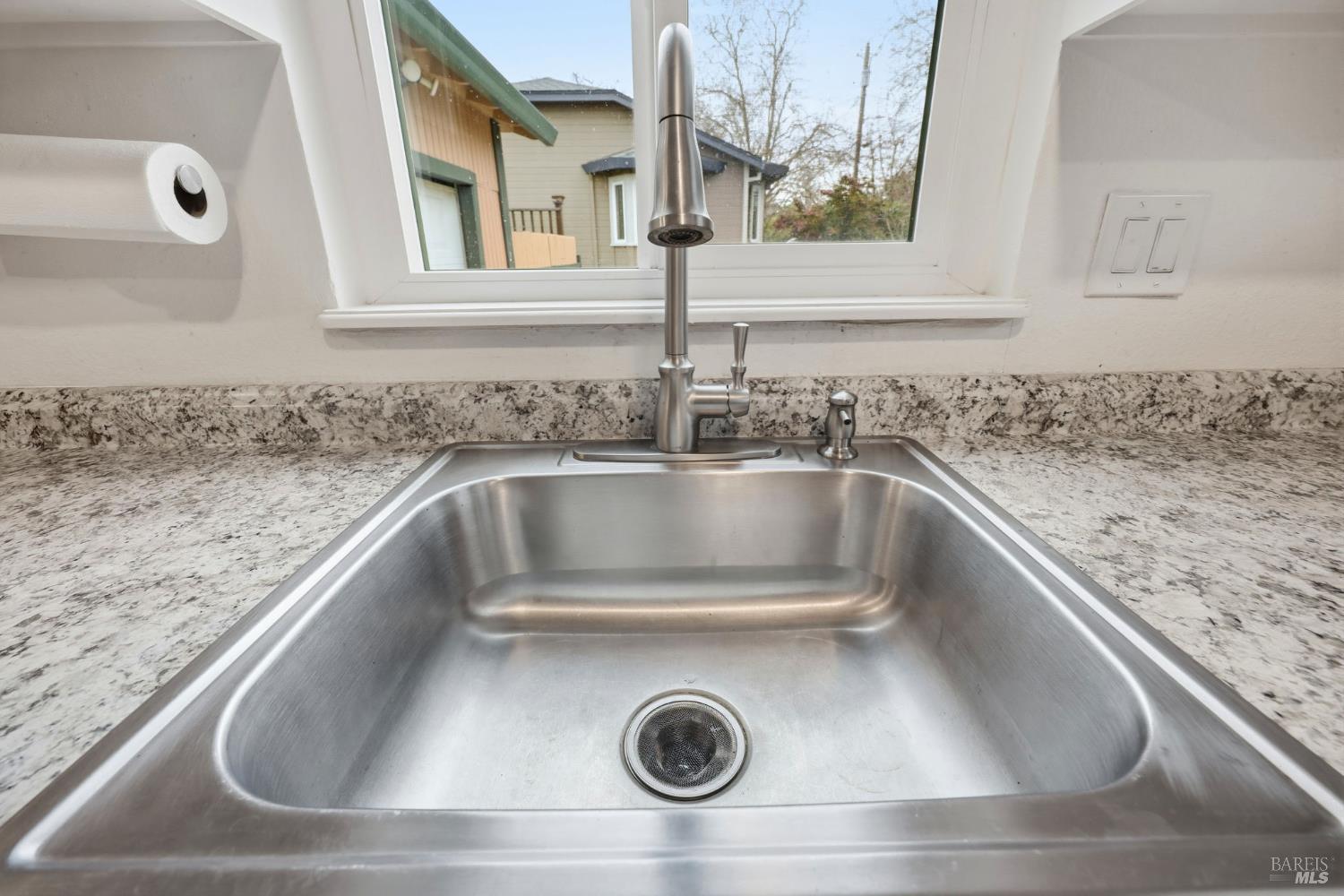 Detail Gallery Image 14 of 53 For 203 Cockrobin Ave, Windsor,  CA 95492 - 4 Beds | 2 Baths