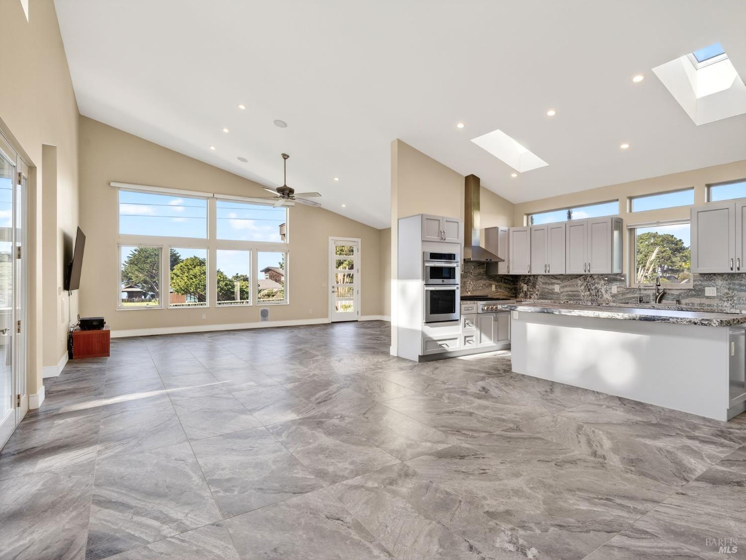 Detail Gallery Image 9 of 59 For 31380 Bay View Ave, Fort Bragg,  CA 95437 - 3 Beds | 2 Baths