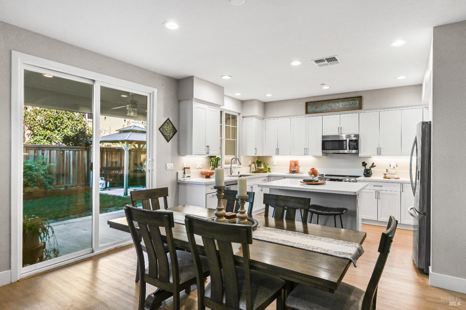 Detail Gallery Image 15 of 57 For 2617 Gable St, Santa Rosa,  CA 95407 - 4 Beds | 3 Baths