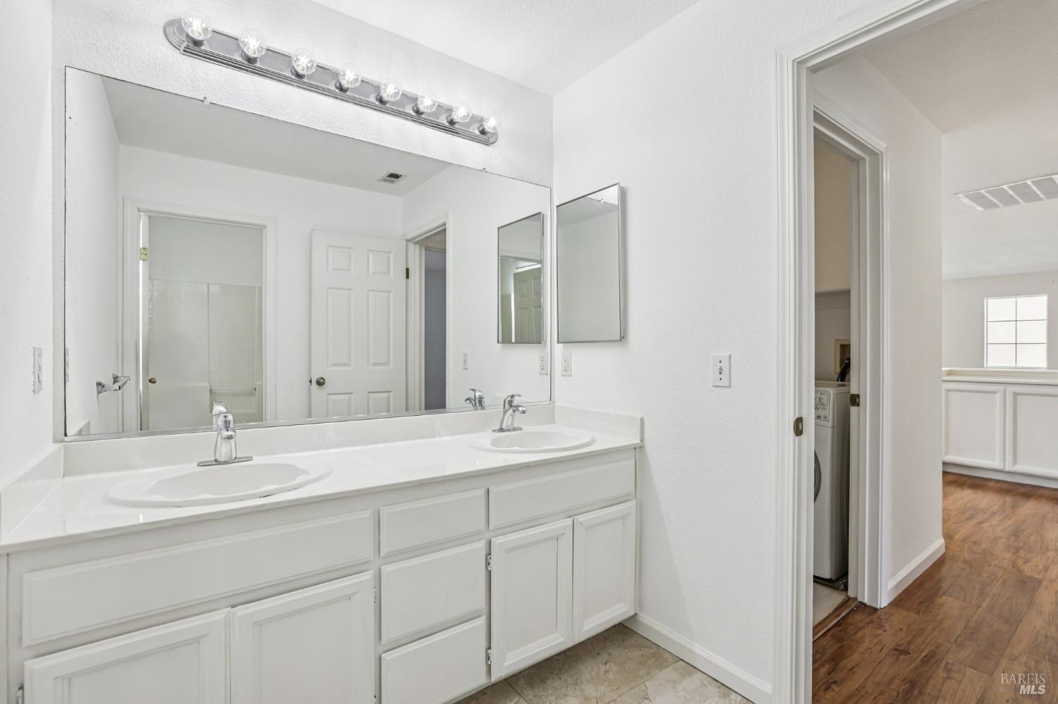 Detail Gallery Image 27 of 40 For 2623 Rosevine Ln, Santa Rosa,  CA 95407 - 4 Beds | 2/1 Baths