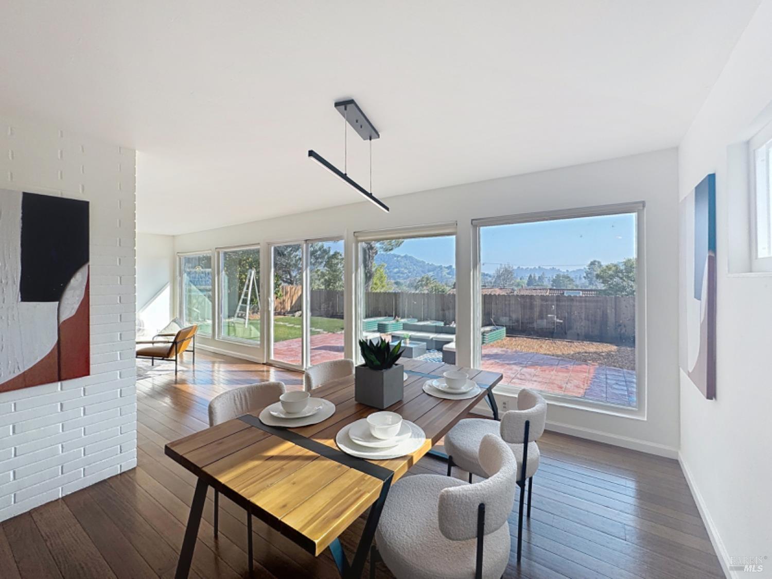 Detail Gallery Image 15 of 51 For 587 Tanbark Ter, San Rafael,  CA 94903 - 3 Beds | 2 Baths