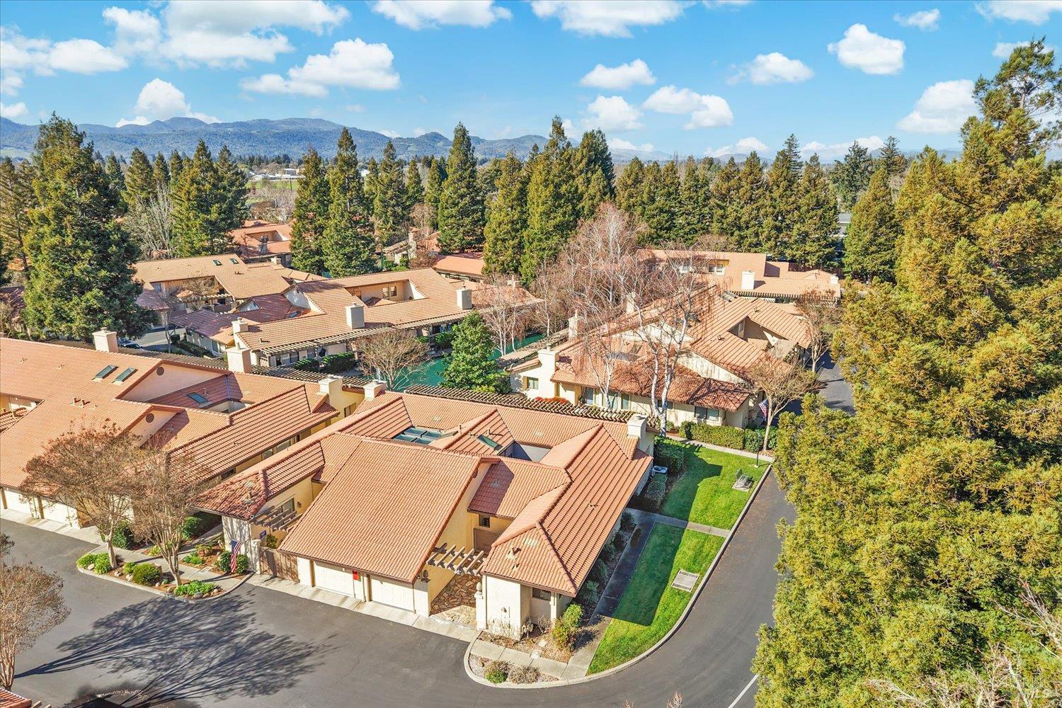 Detail Gallery Image 48 of 53 For 69 Fountain Grove Cir, Napa,  CA 94558 - 2 Beds | 2 Baths