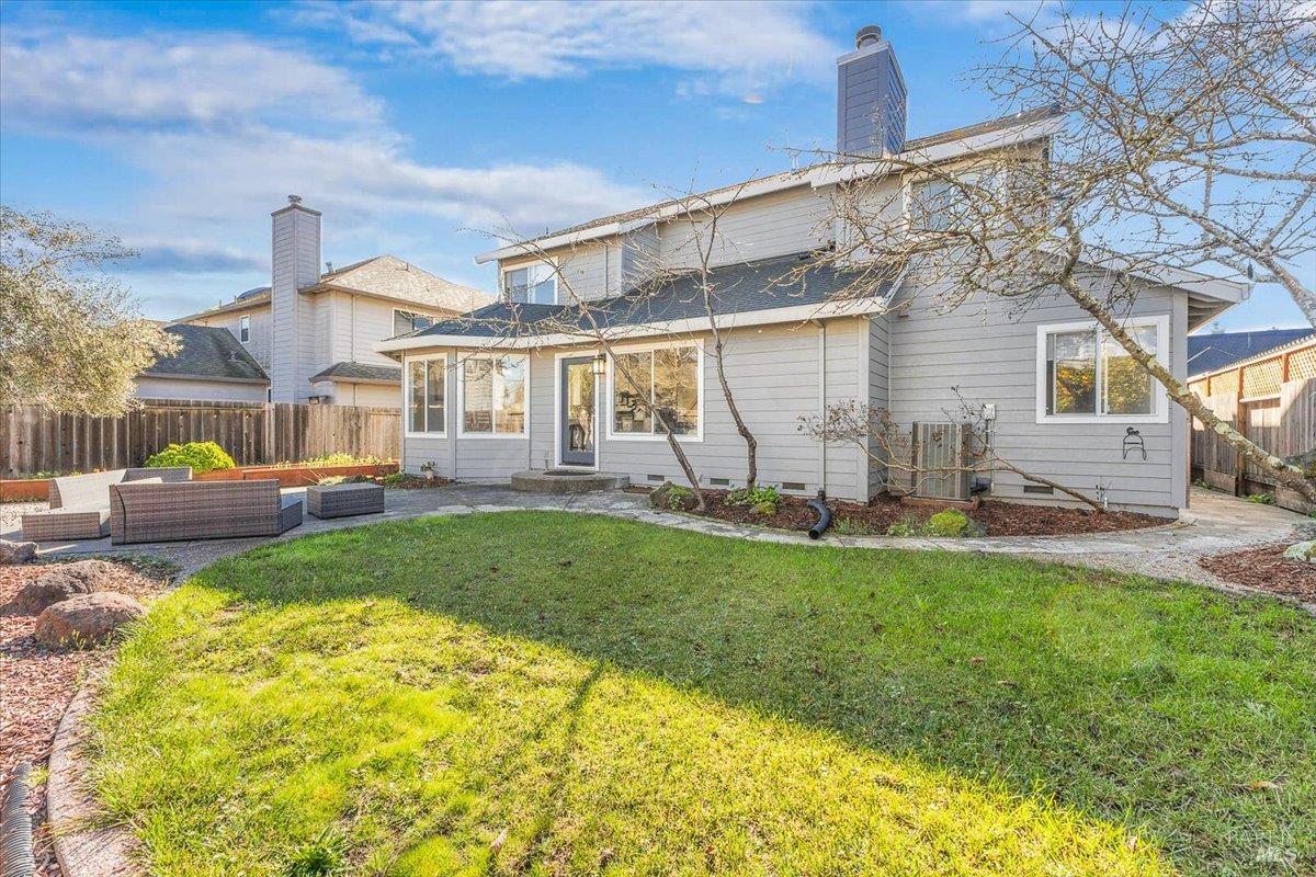 Detail Gallery Image 29 of 31 For 1705 Walnut Creek Dr, Santa Rosa,  CA 95403 - 4 Beds | 3 Baths