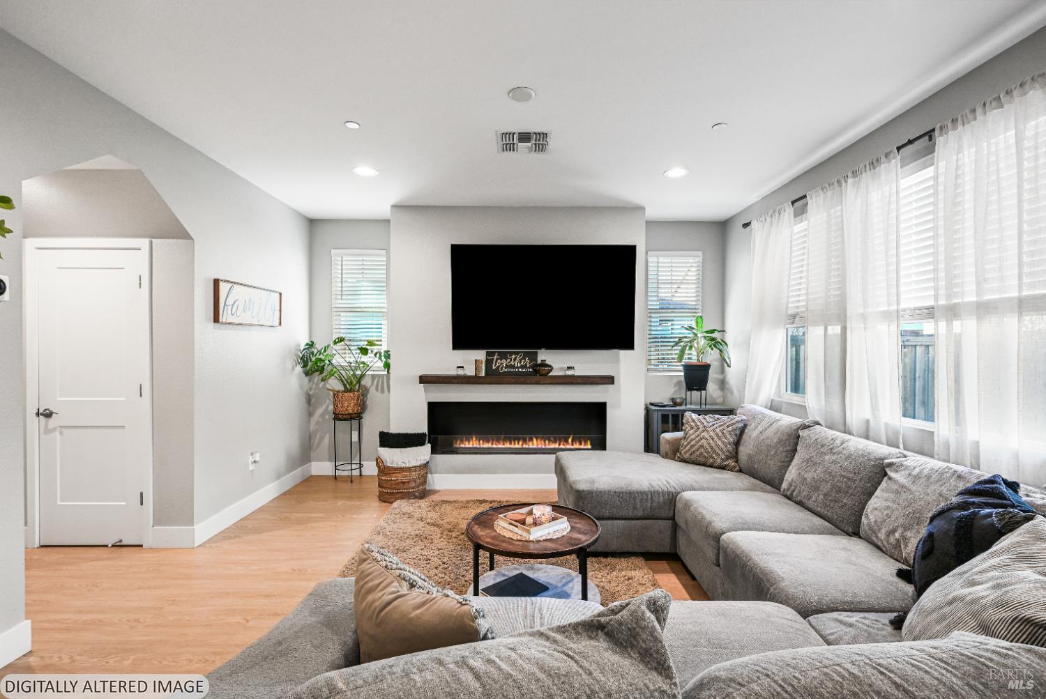 Detail Gallery Image 13 of 57 For 2617 Gable St, Santa Rosa,  CA 95407 - 4 Beds | 3 Baths