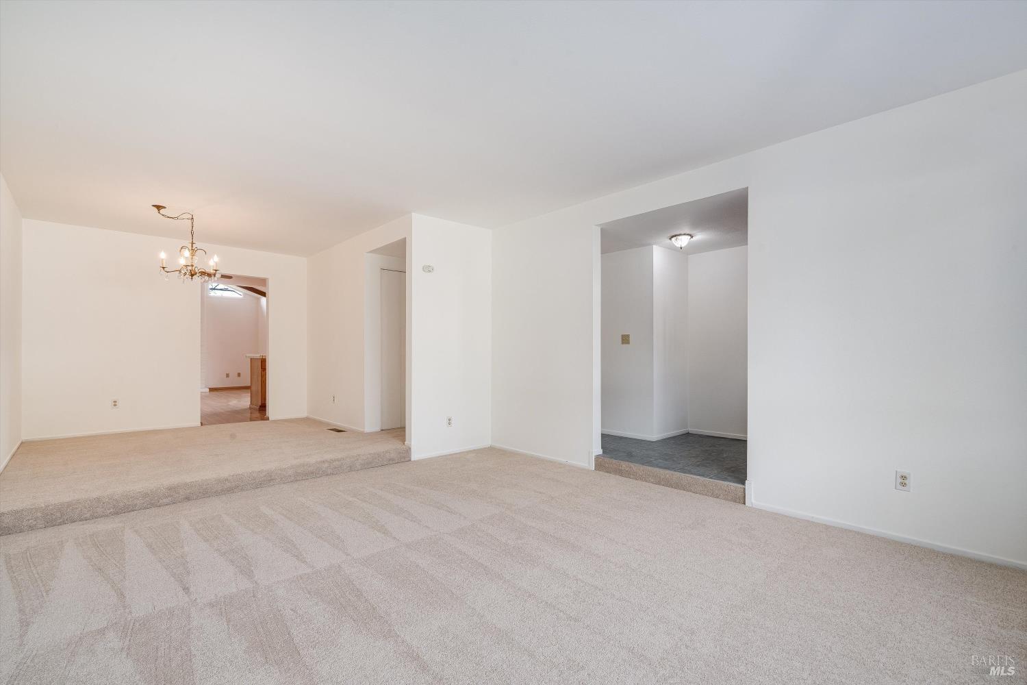 Detail Gallery Image 5 of 24 For 2565 Brookhaven Dr, Santa Rosa,  CA 95405 - 3 Beds | 2 Baths