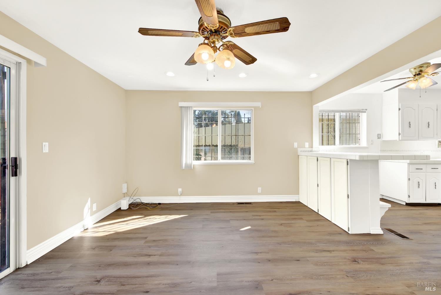 Detail Gallery Image 11 of 40 For 7608 Arthur St, Oakland,  CA 94605 - 3 Beds | 2 Baths