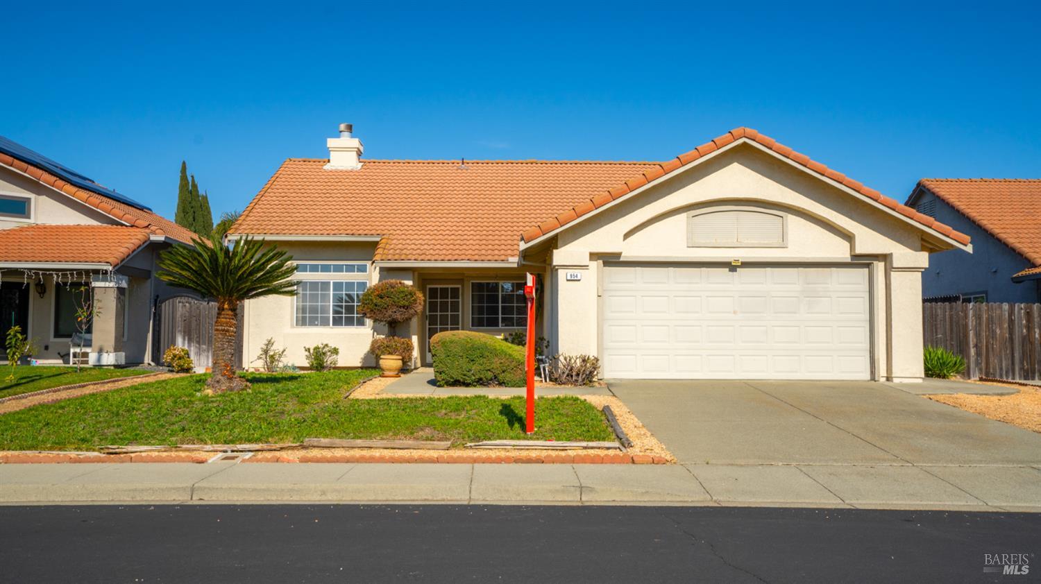 Detail Gallery Image 2 of 37 For 954 Iron Dr, Vacaville,  CA 95687 - 3 Beds | 2 Baths