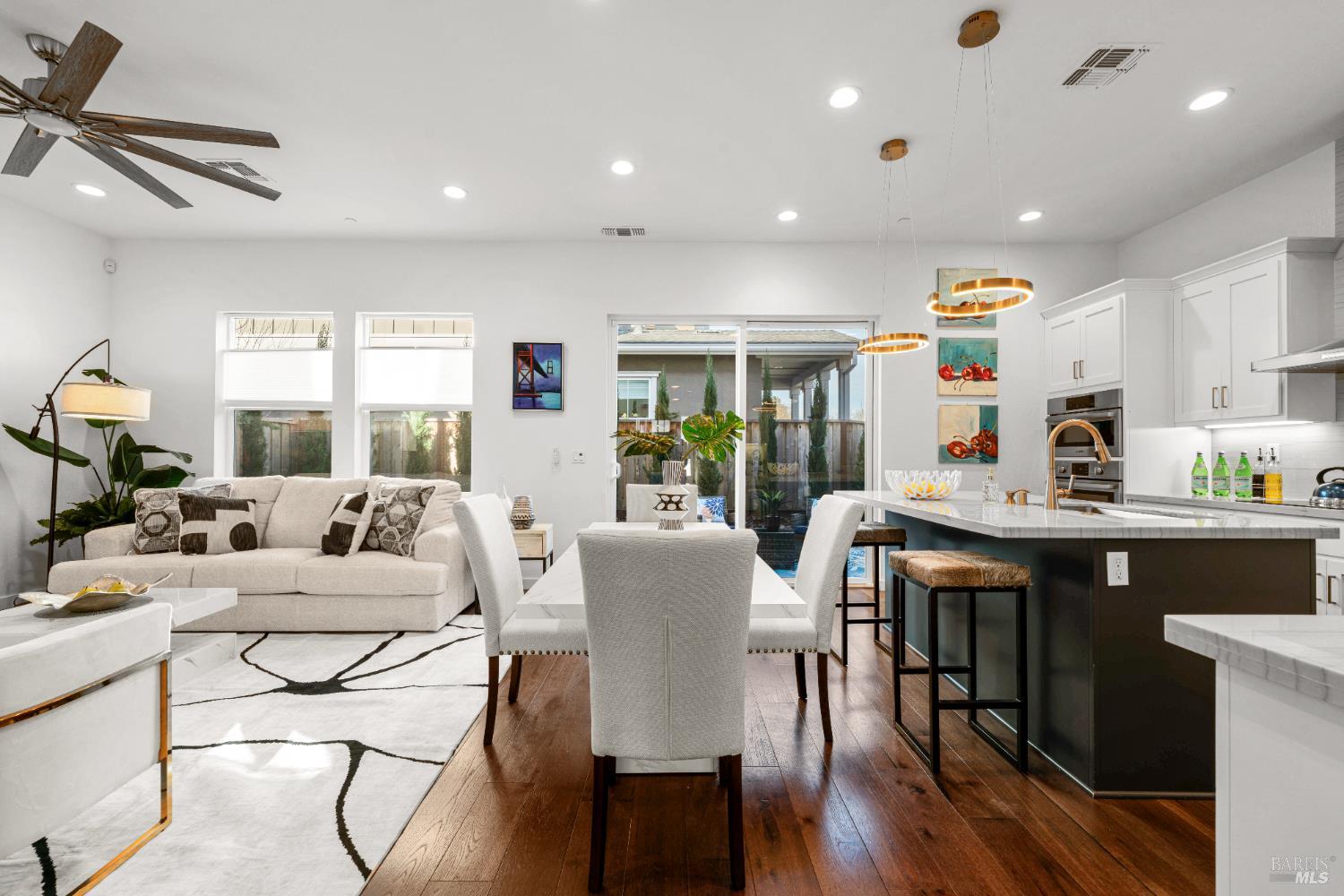 Detail Gallery Image 10 of 56 For 591 Madison St, Petaluma,  CA 94952 - 4 Beds | 3/1 Baths