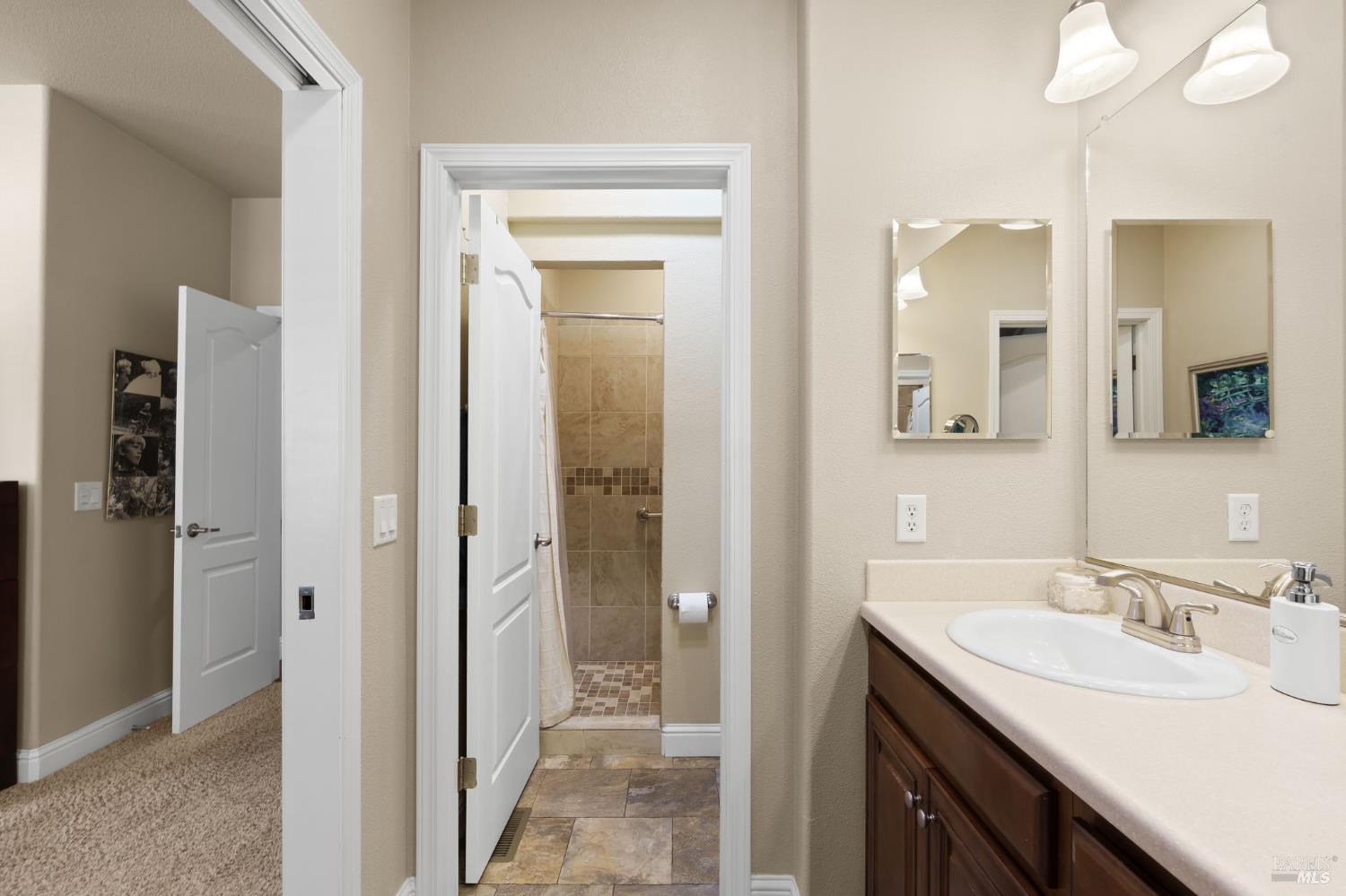 Detail Gallery Image 19 of 27 For 132 Bear Flag Rd, Sonoma,  CA 95476 - 2 Beds | 3 Baths