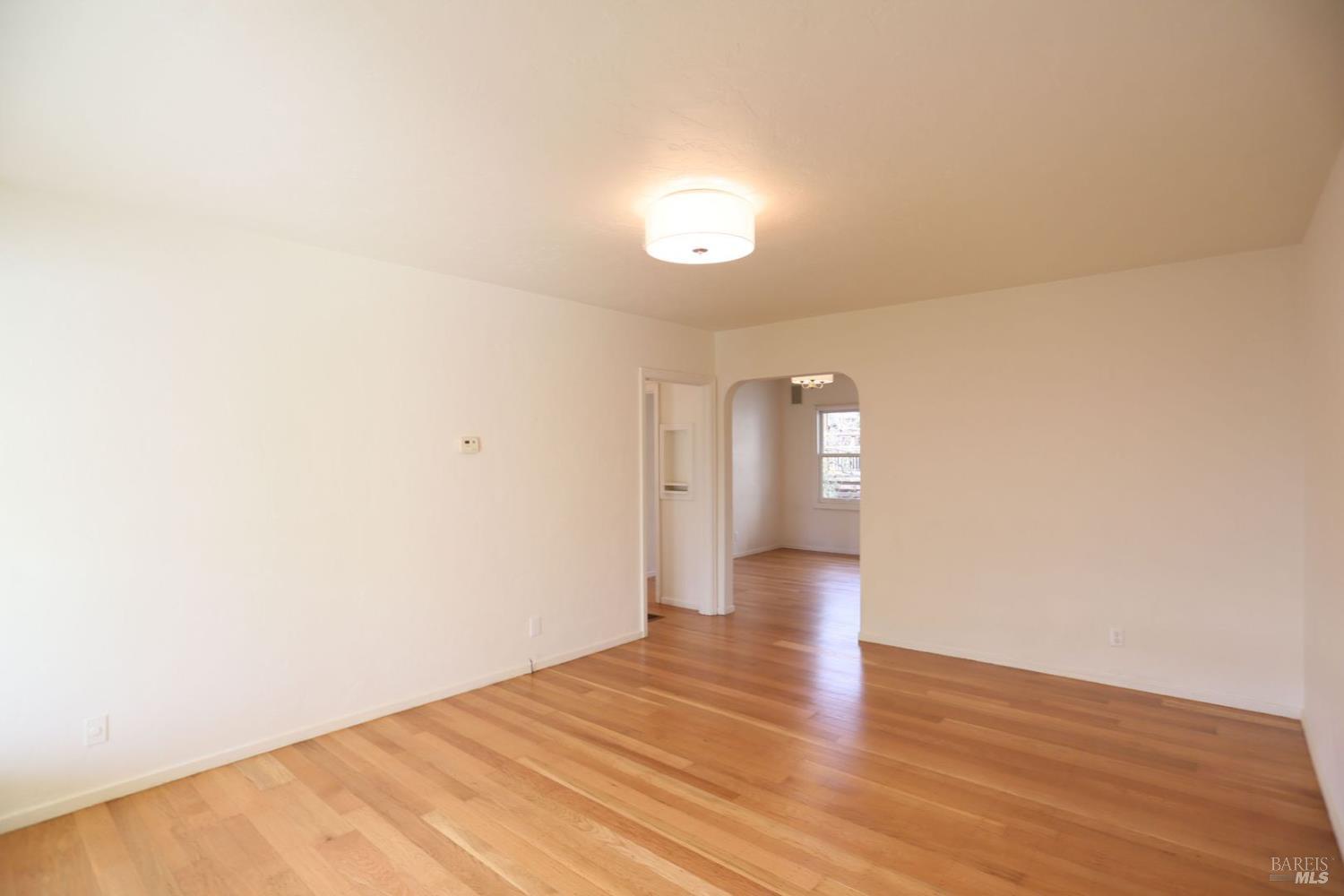 Detail Gallery Image 12 of 27 For 11 Alta Vista Ave #11,  Mill Valley,  CA 94941 - 2 Beds | 1 Baths