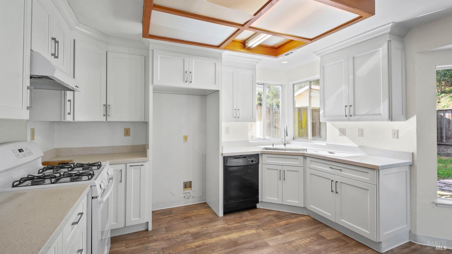 Detail Gallery Image 17 of 36 For 157 James River Rd, Vallejo,  CA 94591 - 4 Beds | 2/1 Baths