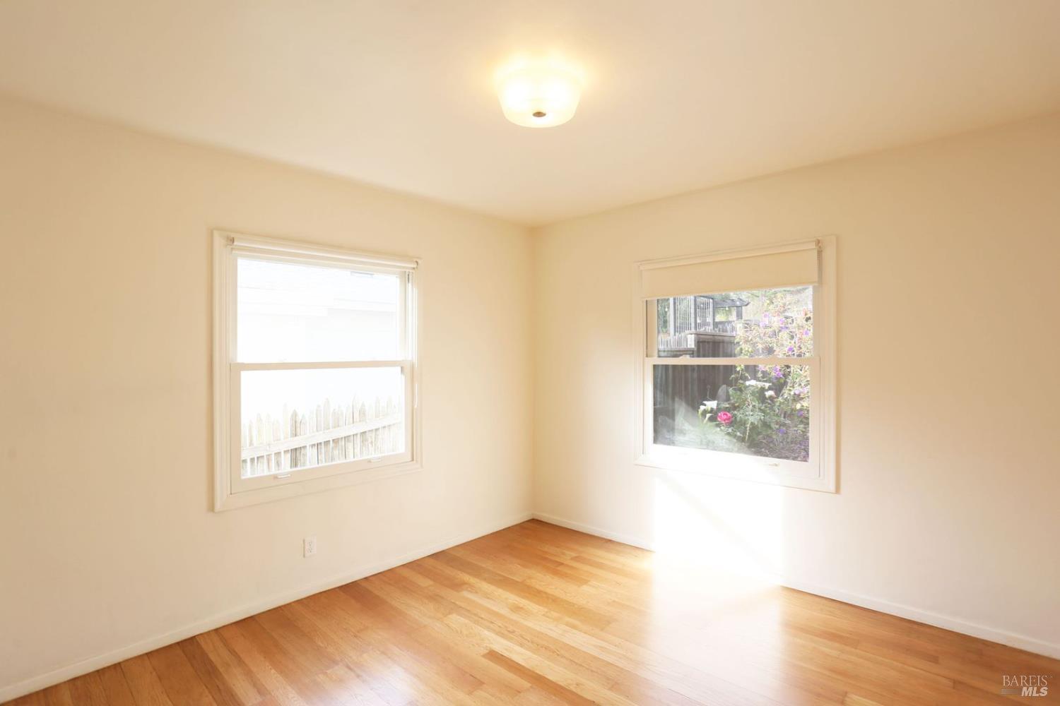 Detail Gallery Image 25 of 27 For 11 Alta Vista Ave #11,  Mill Valley,  CA 94941 - 2 Beds | 1 Baths