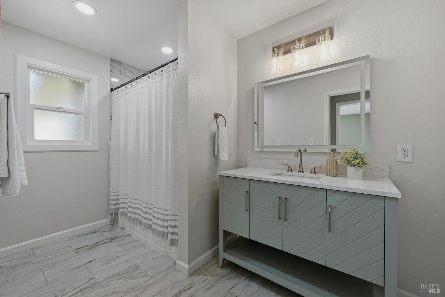 Detail Gallery Image 7 of 43 For 10496 Fairway Pl, Kelseyville,  CA 95451 - 3 Beds | 2 Baths