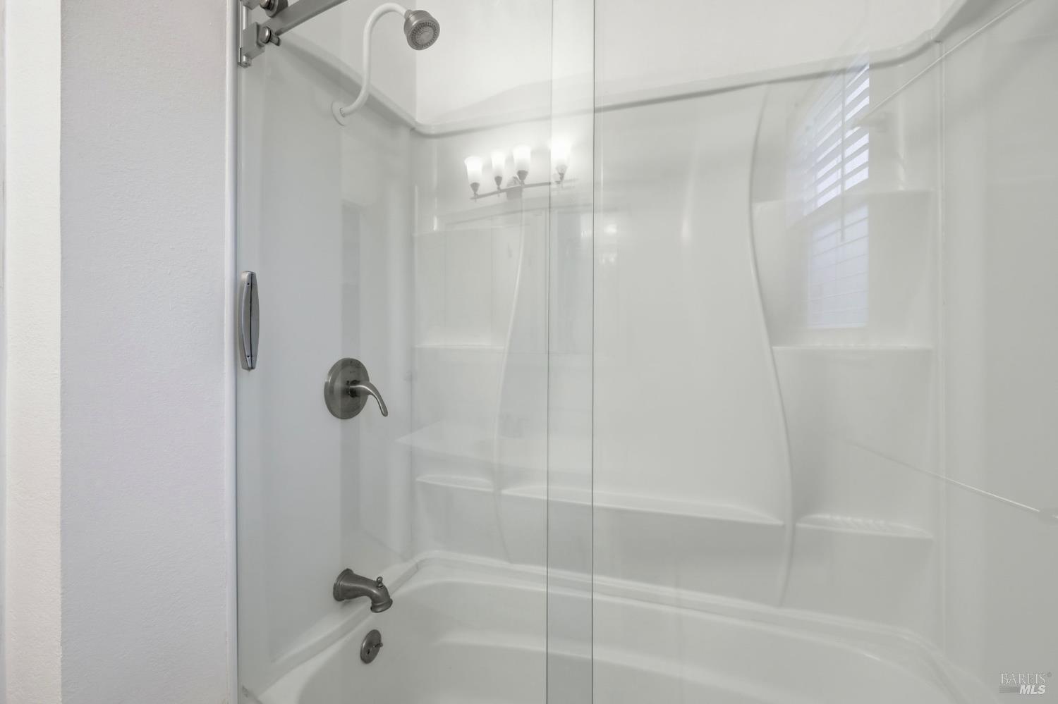 Detail Gallery Image 34 of 53 For 203 Cockrobin Ave, Windsor,  CA 95492 - 4 Beds | 2 Baths