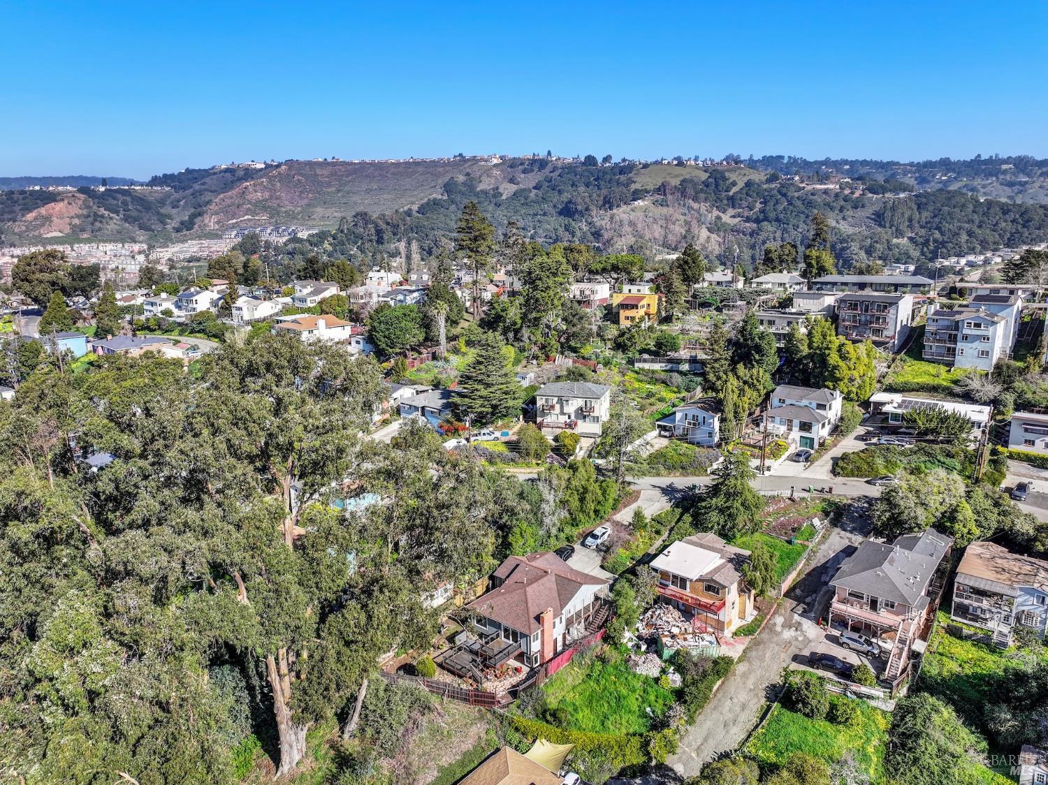 Detail Gallery Image 7 of 65 For 7937 Sunkist Dr, Oakland,  CA 94605 - 4 Beds | 3 Baths