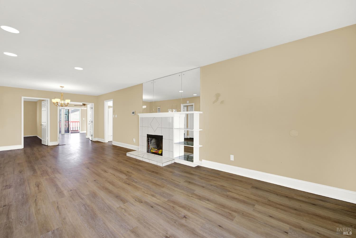 Detail Gallery Image 4 of 40 For 7608 Arthur St, Oakland,  CA 94605 - 3 Beds | 2 Baths